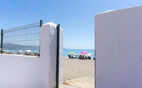 Acogedora Casa Junto Al Mar ,Cerca Del Centro Urbano